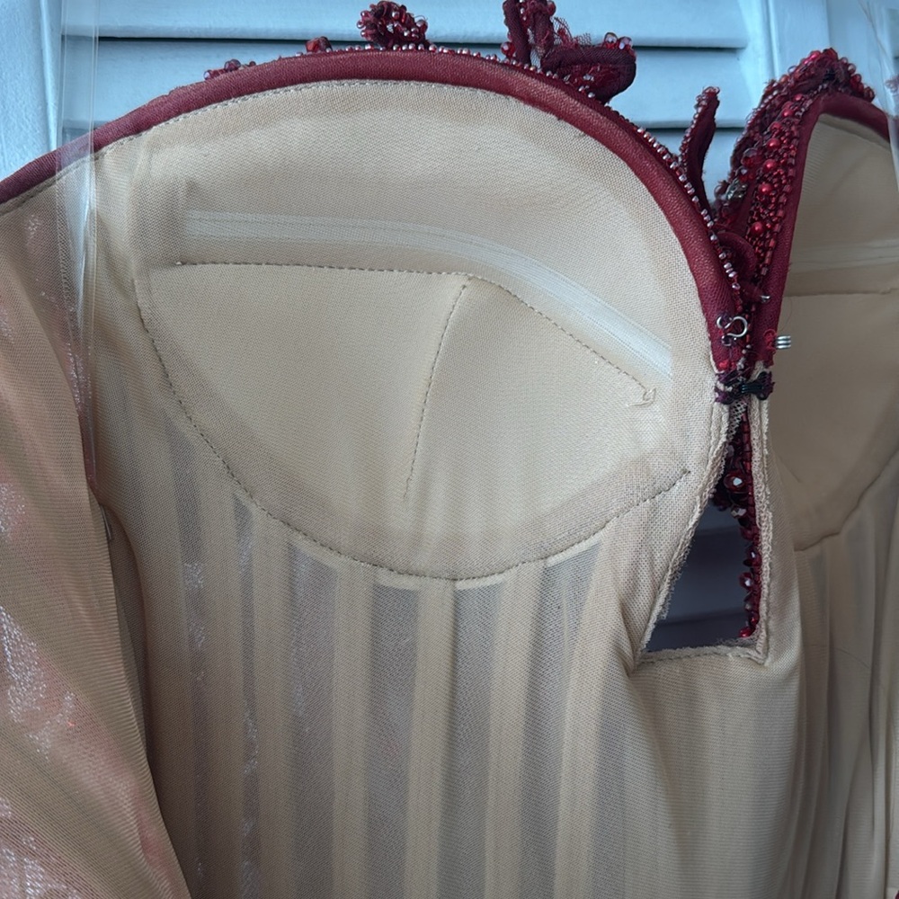 Red COSTUM MADE wedding guest gown - Picture 10 of 13